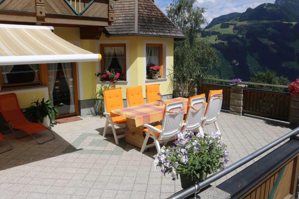 Landhaus Katharina Bis 12 Personen Mit Saunachalet Und Blick Auf Die Bergwelt Des Zillertals Hippach Extérieur photo