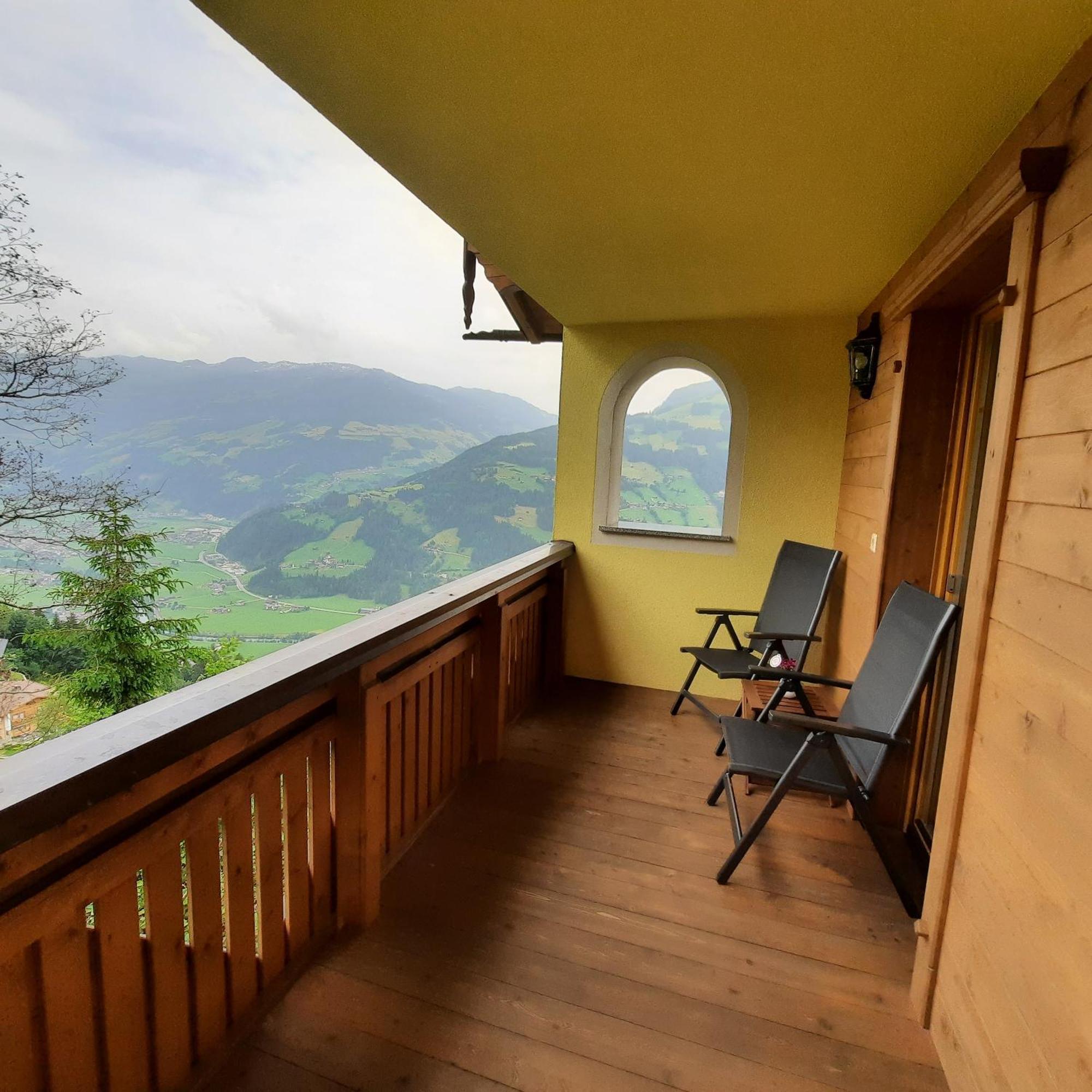 Landhaus Katharina Bis 12 Personen Mit Saunachalet Und Blick Auf Die Bergwelt Des Zillertals Hippach Extérieur photo